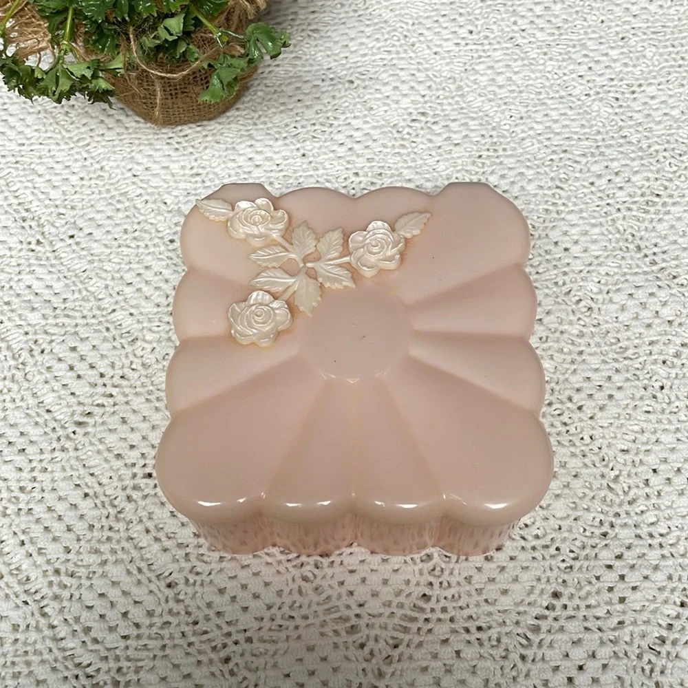 VTG Vanity Box - Picture 2 of 11